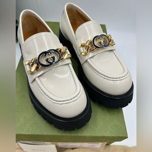 Women's Gucci Jeanne logo chain patent leather loafers size 38.5 made in Italy